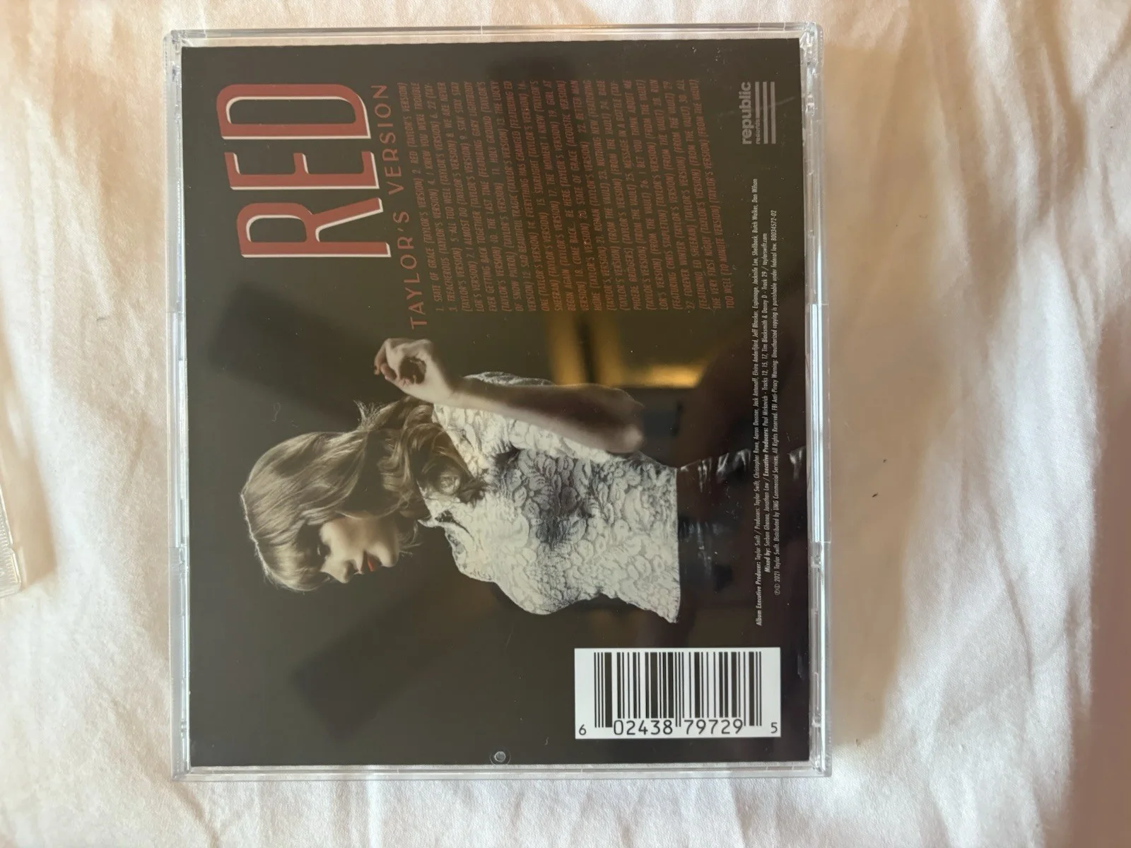 TAYLOR SWIFT Red Taylor’s Version CD & Signed Autographed Cover in 12x6.5 Frame, image 2