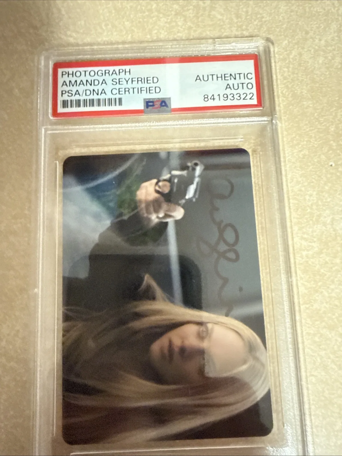 Amanda Seyfried — SIGNED Amanda Seyfried Encapsulated PHOTOGRAPH SIGNATURE Autograph PSA DNA