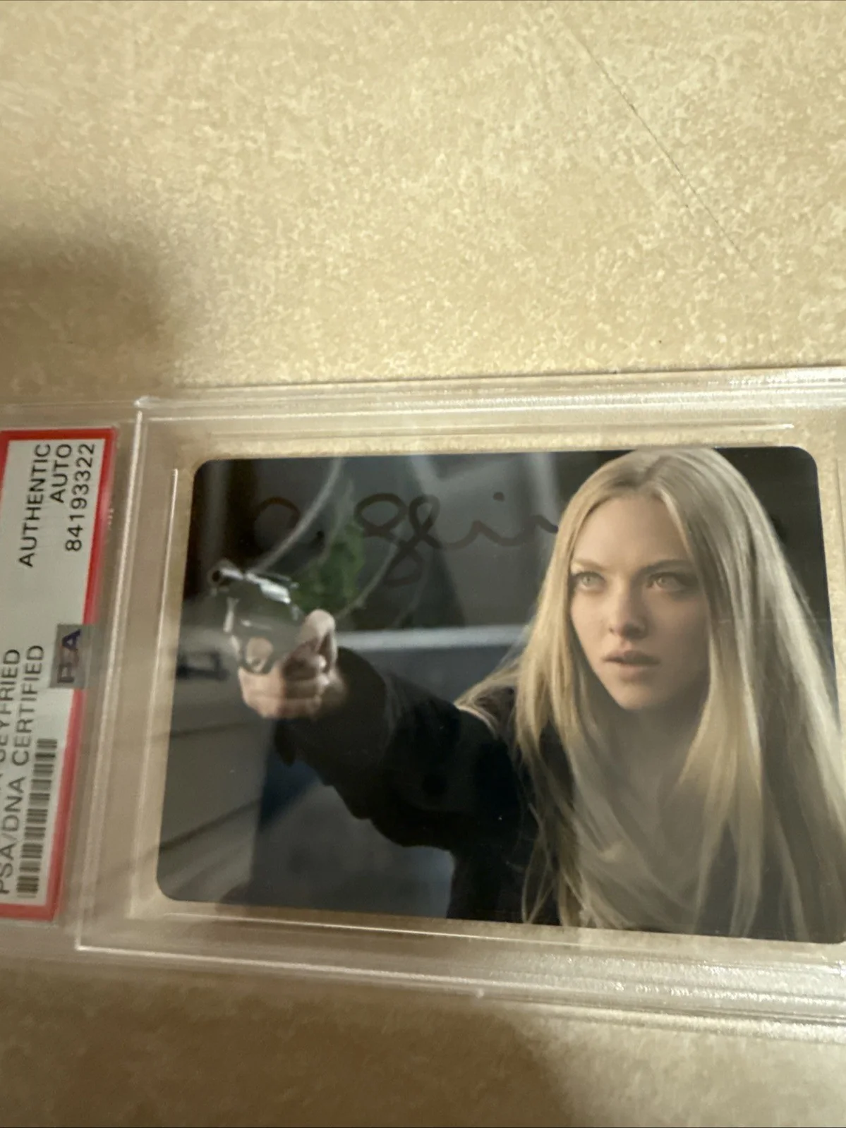 Amanda Seyfried — SIGNED Amanda Seyfried Encapsulated PHOTOGRAPH SIGNATURE Autograph PSA DNA, image 4