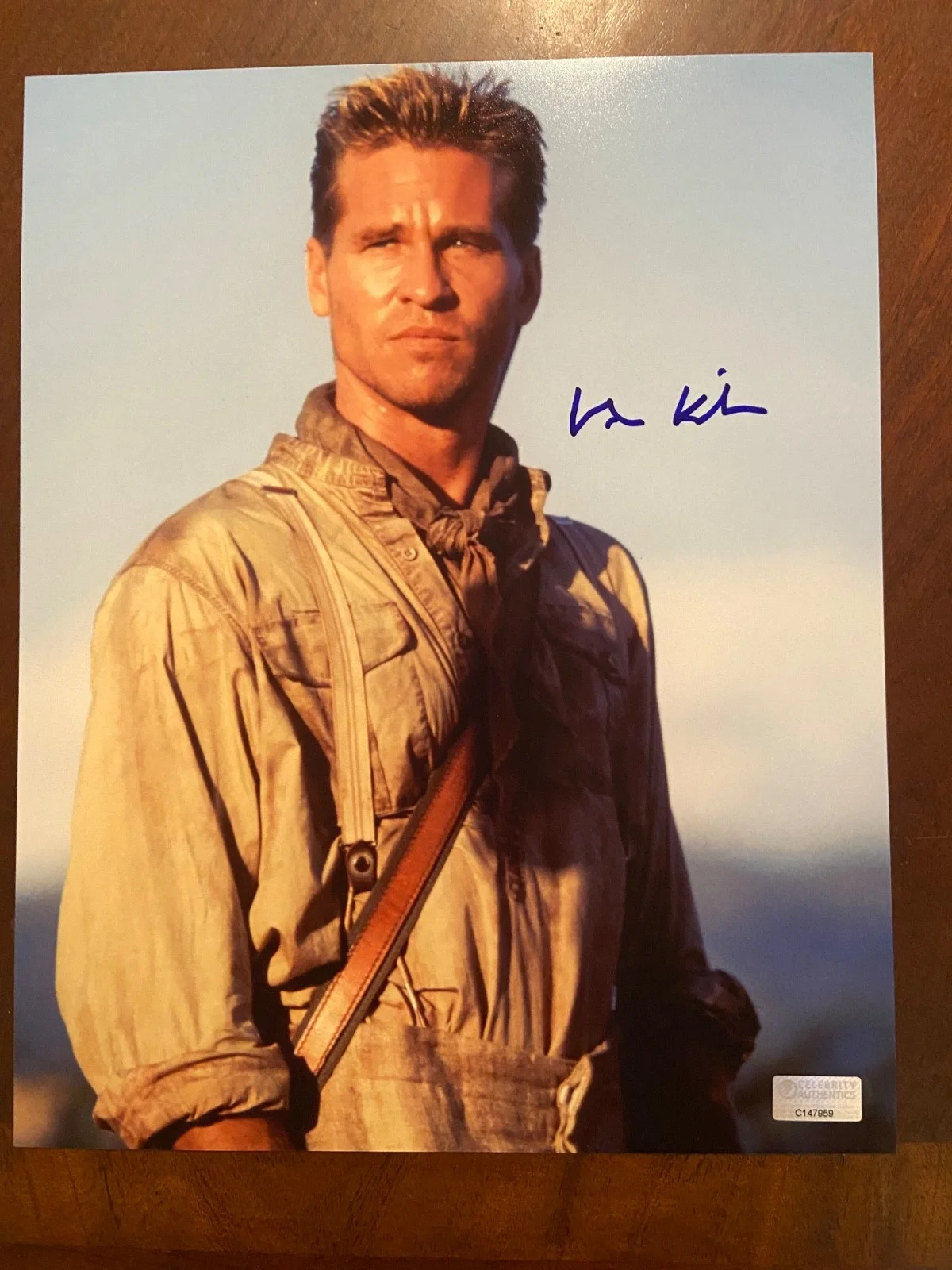Val Kilmer — Val Kilmer Autographed Ghost and the Darkness 8x10 photo Celebrity Authentics