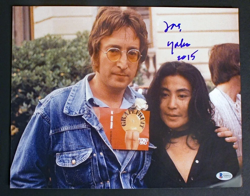 YOKO ONO SIGNED Large 11x14 Color Photo with John Lennon, Beckett Certified!!, изображение 2