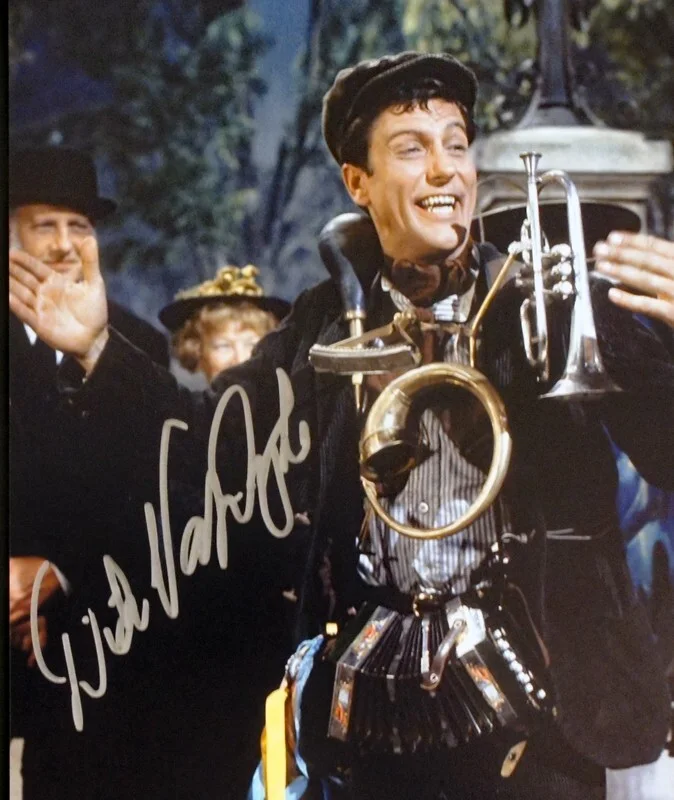 Dick Van Dyke — DICK VAN DYKE SIGNED & Beckett Certified 8x10 Mary Poppins Photo (Disney)!, изображение 2
