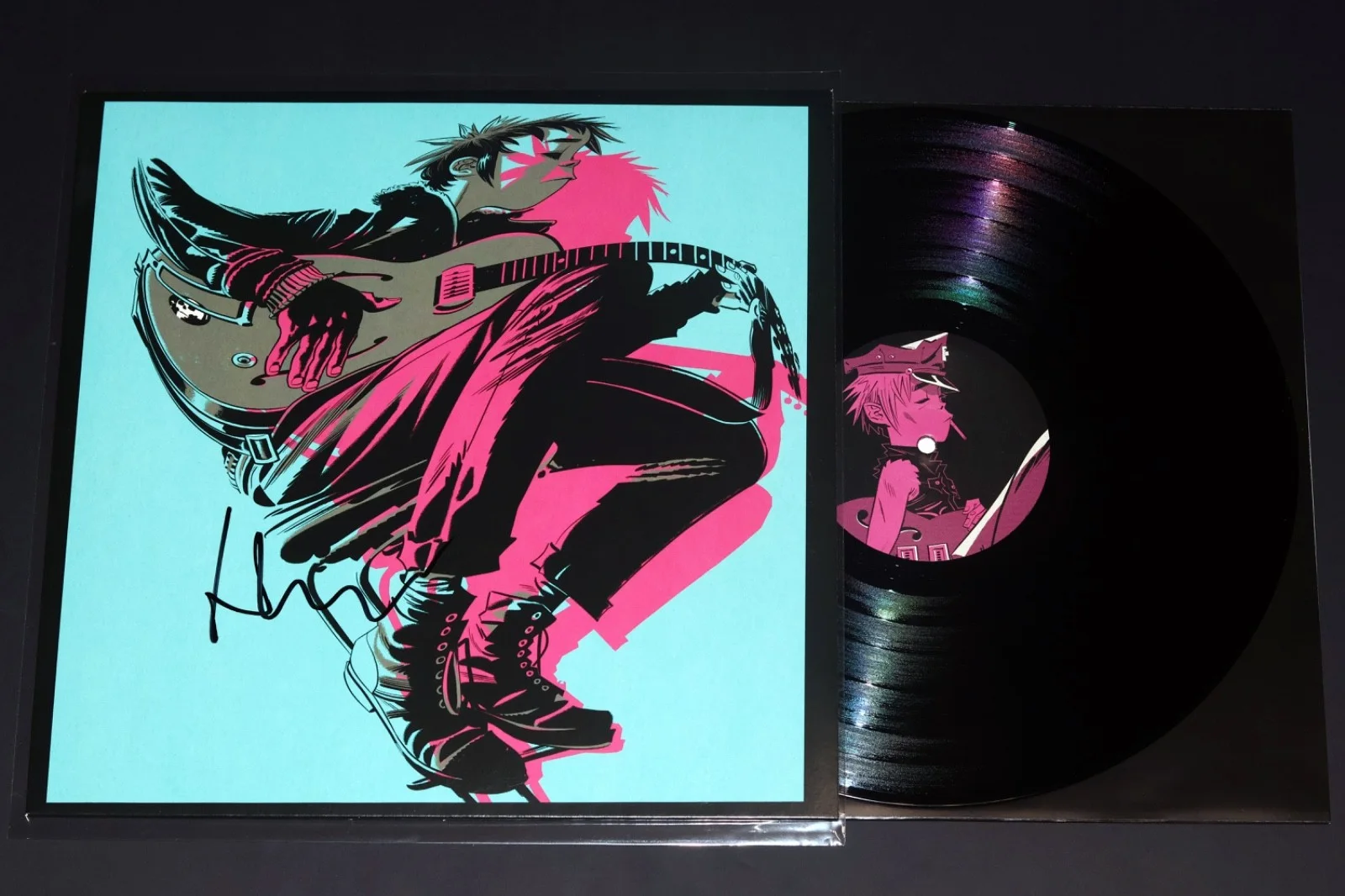 JAMIE HEWLETT Signed GORILLAZ “The Now Now” Vinyl LP autograph + PROOF artist, изображение 2