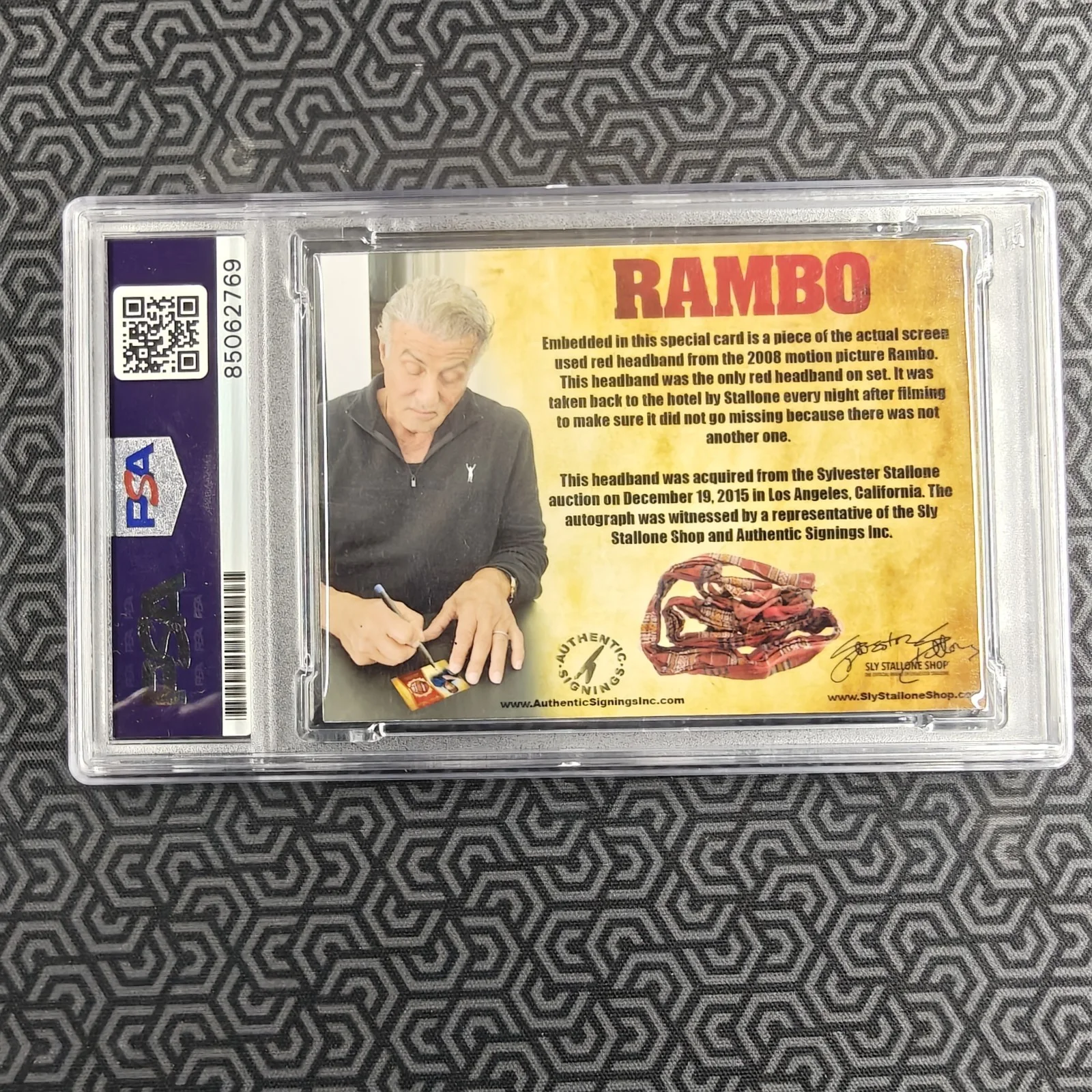 SYLVESTER STALLONE — Sylvester Stallone John Rambo Autographed Used Movie Headband PSA/DNA Auth Auto, изображение 2
