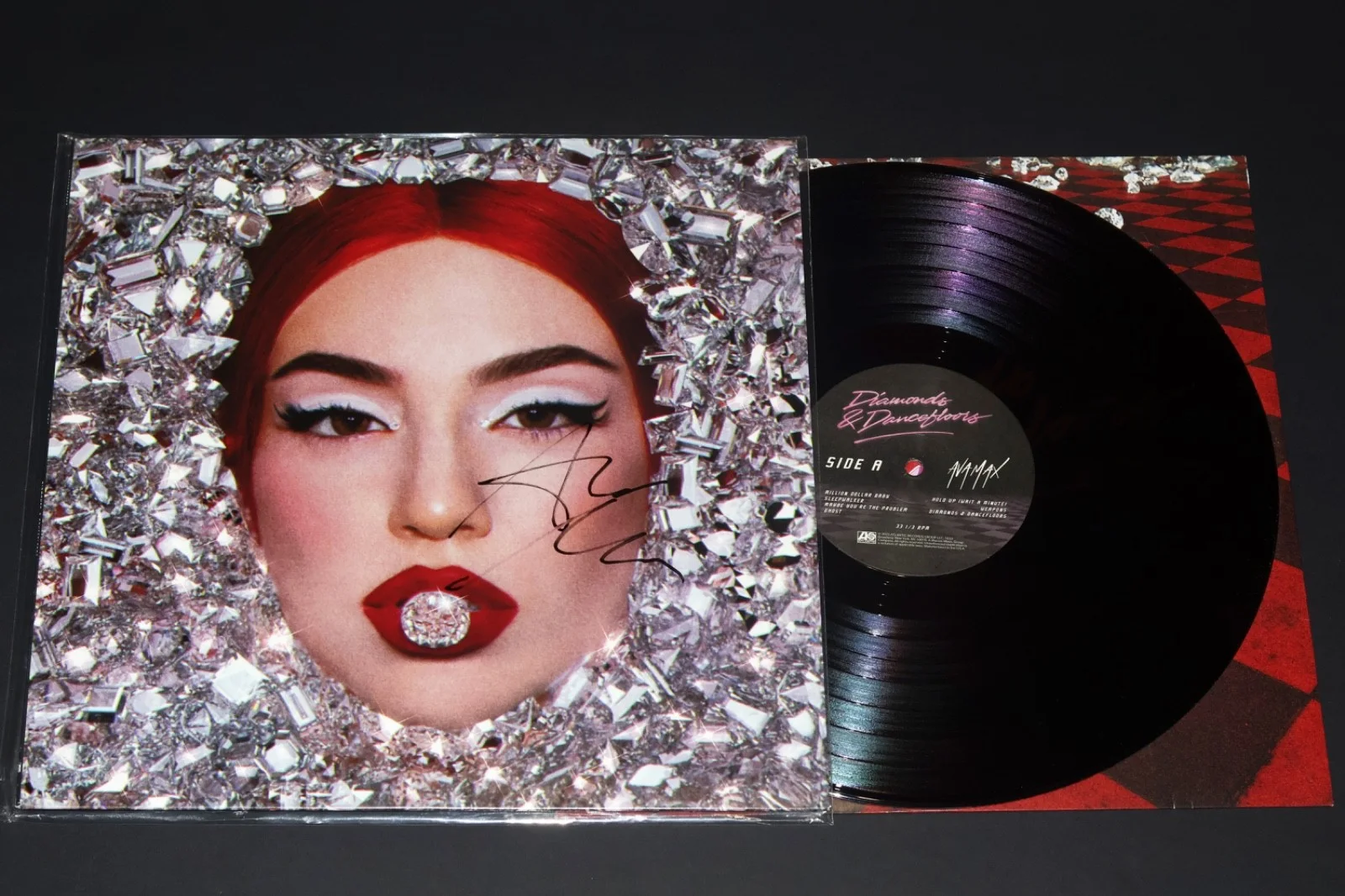 AVA MAX Signed DIAMONDS AND DANCEFLOORS Vinyl LP Album Record autograph, изображение 2