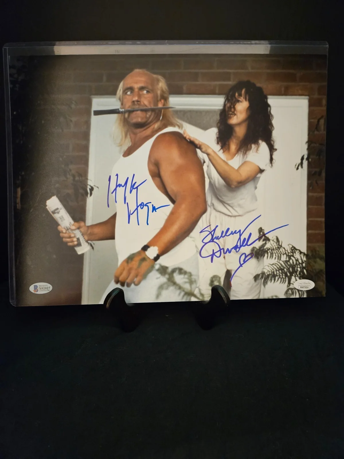 Hulk Hogan — Hulk Hogan & Shelley Duvall Signed Suburban Commando 11 x 14 Photo JSA & BAS COA