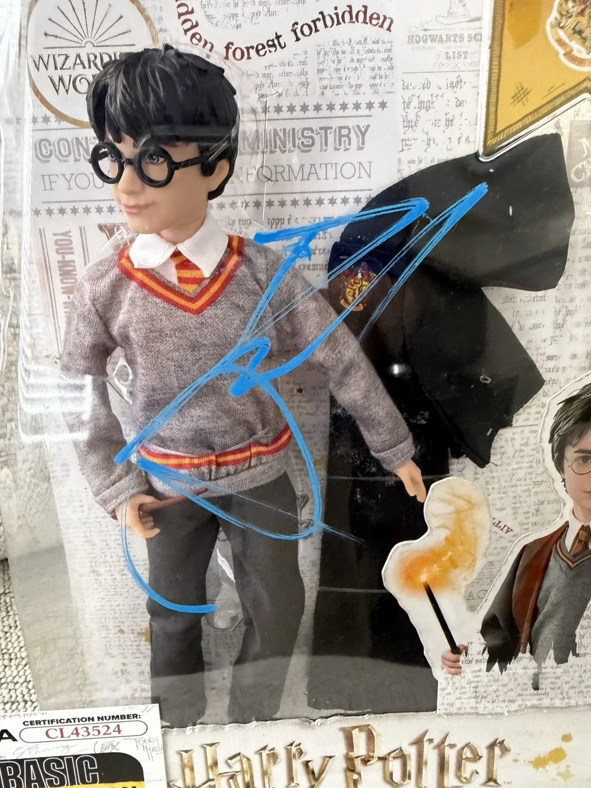 DANIEL RADCLIFFE HARRY POTTER SIGNED AUTOGRAPH FIGURE DOLL TOY JSA COA AUTHENTIC, image 3