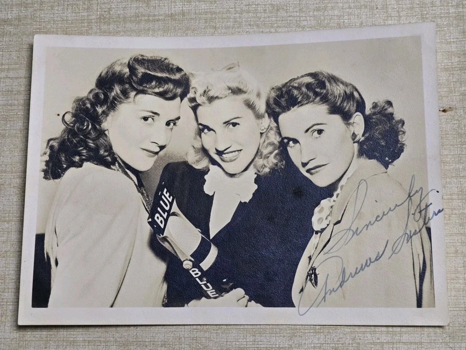 The Andrews Sisters Signed 1940 Photo RARE!!!, изображение 3