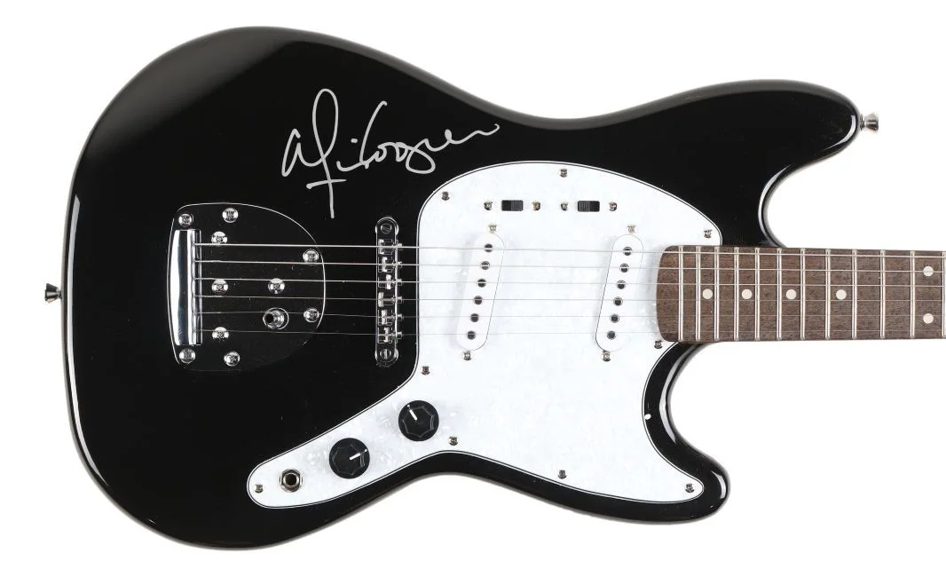 Alice Cooper — Alice Cooper Signed 39" Black/White Electric Guitar BAS, image 2