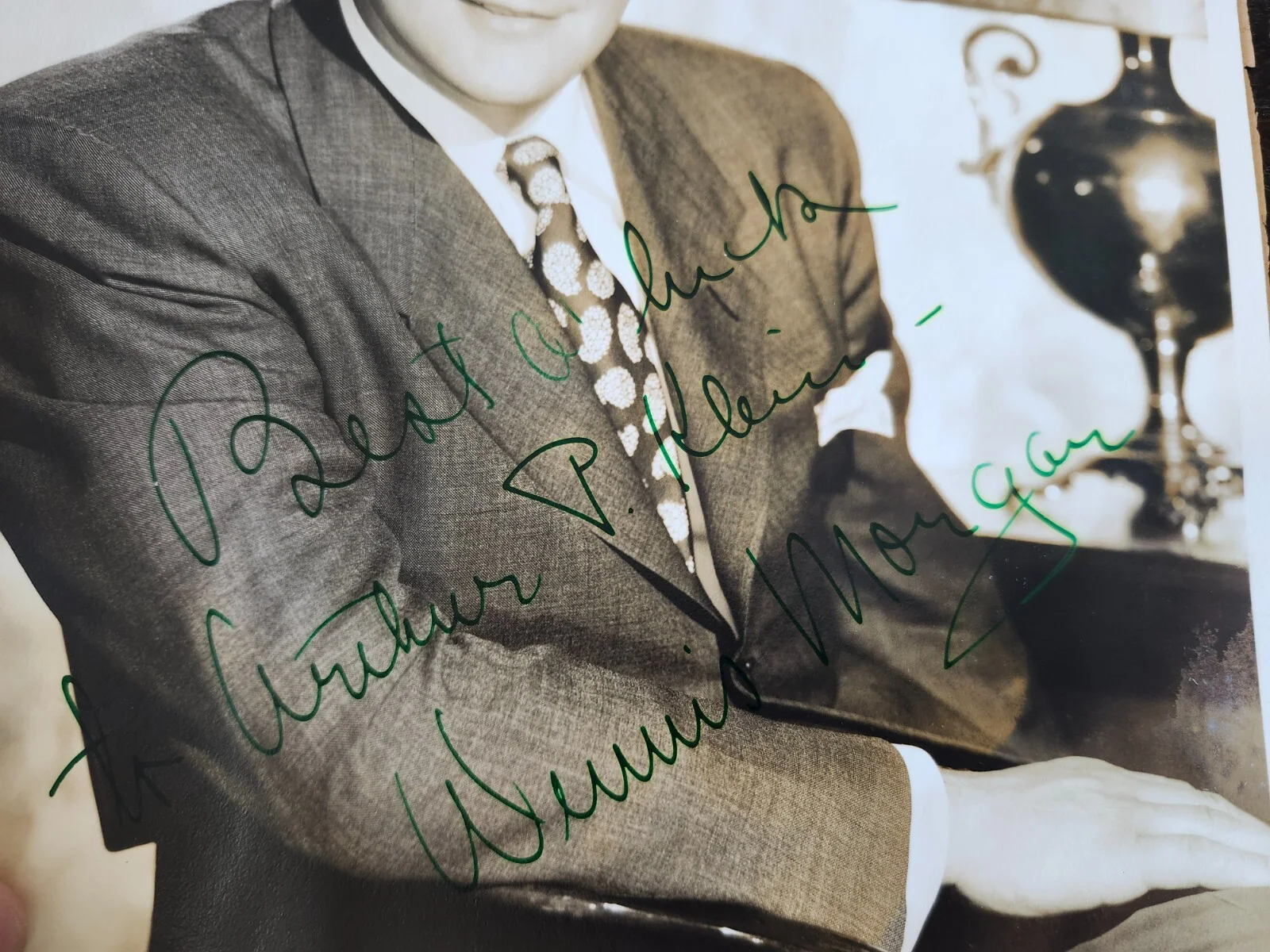 Vintage Orig. c. 1945 Movie Actor Dennis Morgan Signed Photograph, изображение 2