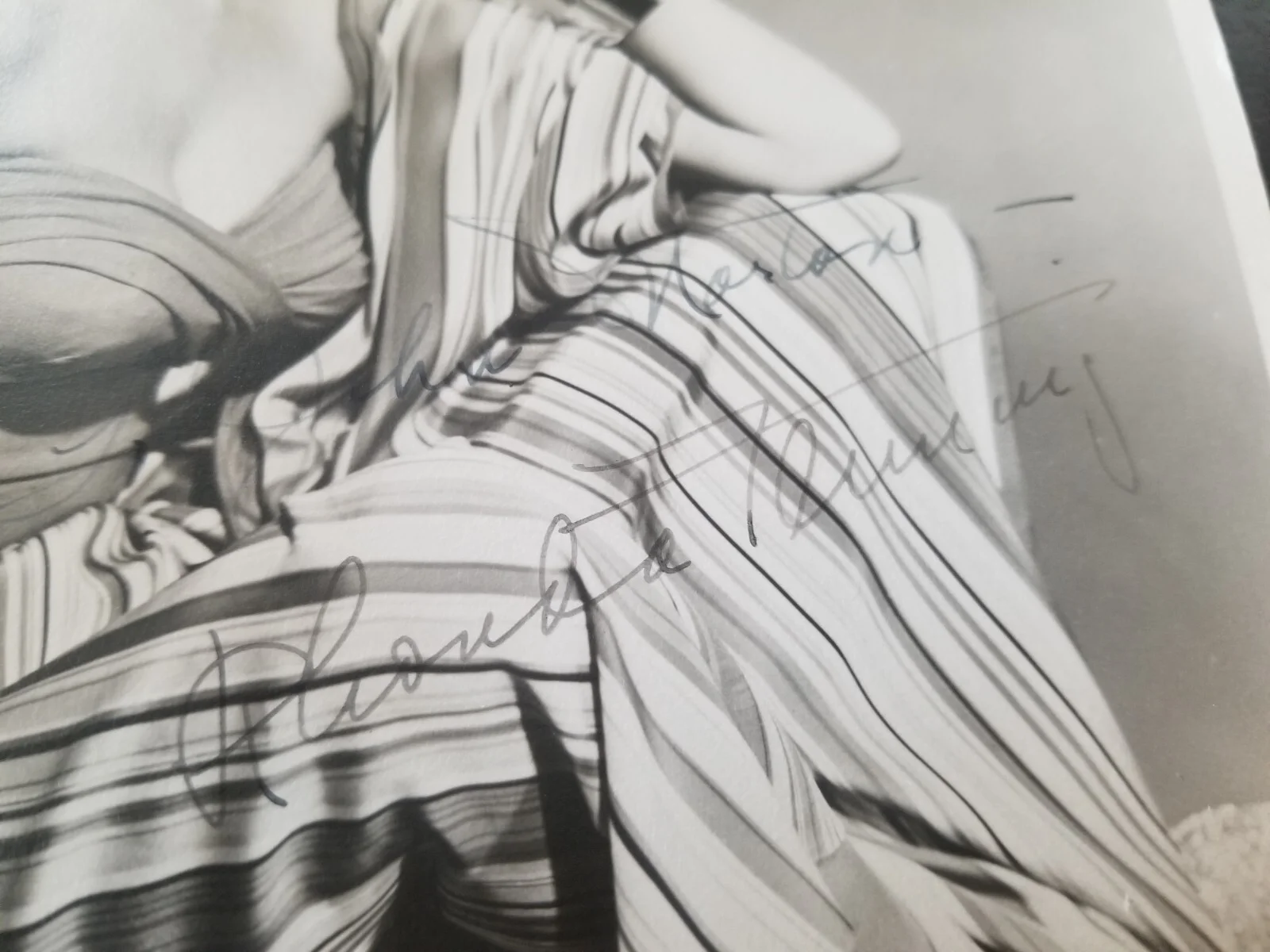 c. 1950 Rhonda Fleming Movie Star Vintage Signed Photograph, image 2
