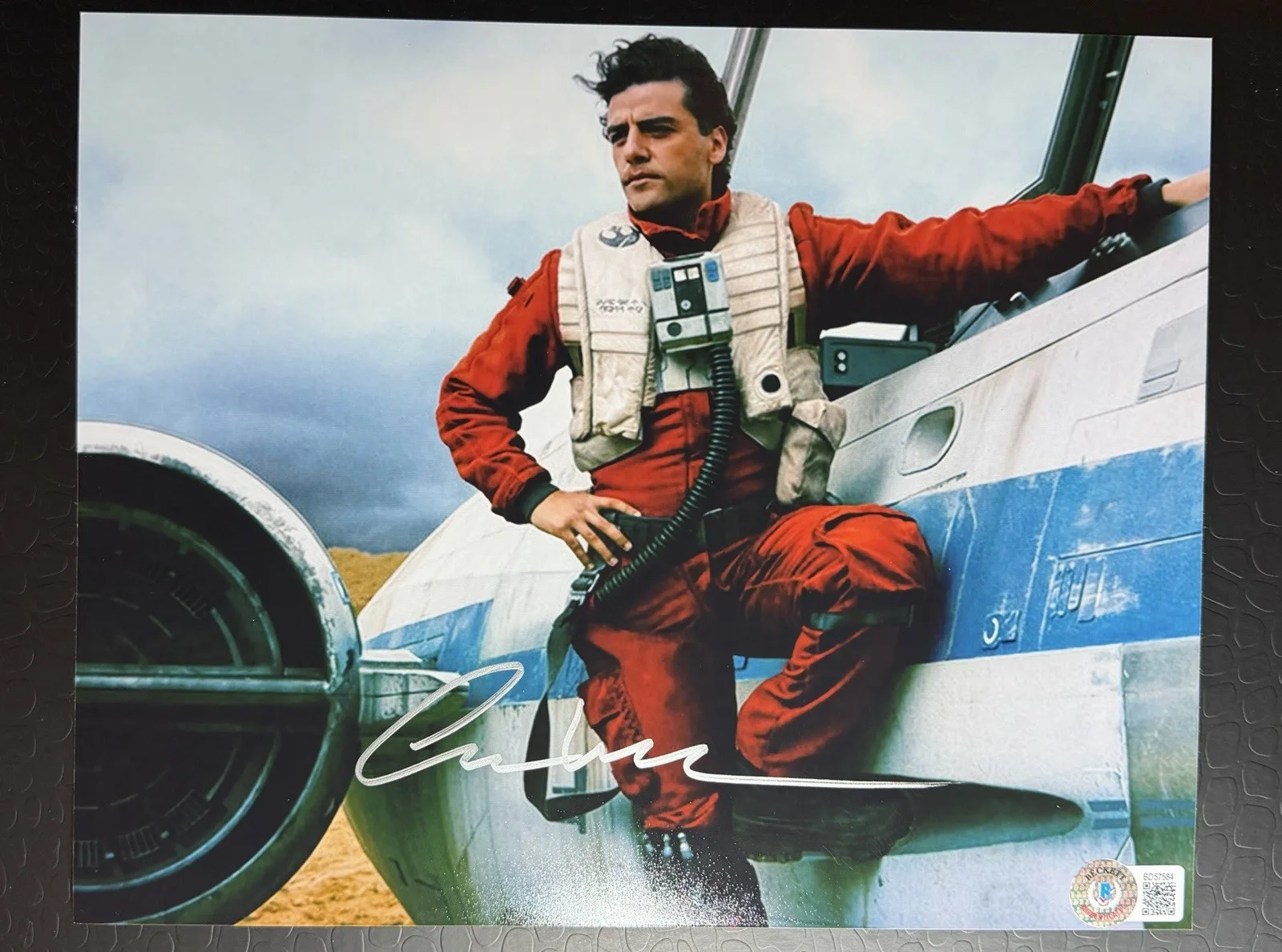 Oscar Isaac — Star Wars OSCAR ISAAC as POE DAMERON Autograph 8x10 Photograph Auto Beckett BAS
