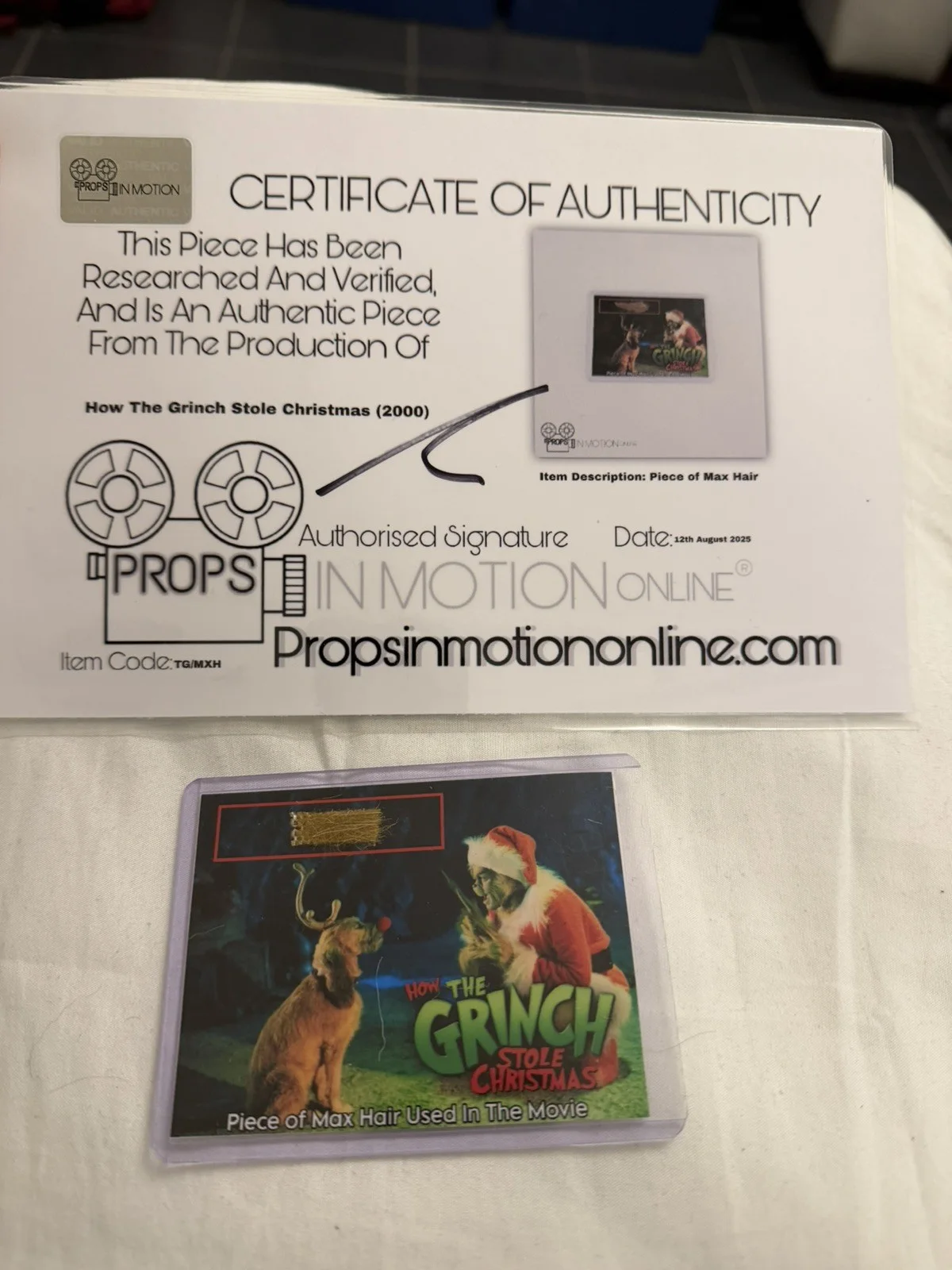 The Grinch Christmas Max Fur Screen Used Movie Prop Film TV COA Rare Jim Carrey, изображение 2