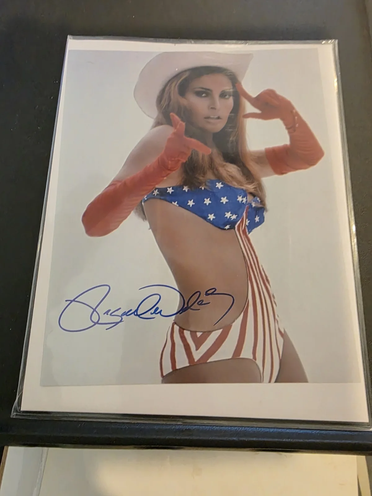 Raquel Welch Rare 8x10 Autographed Patriotic Photo, image 2