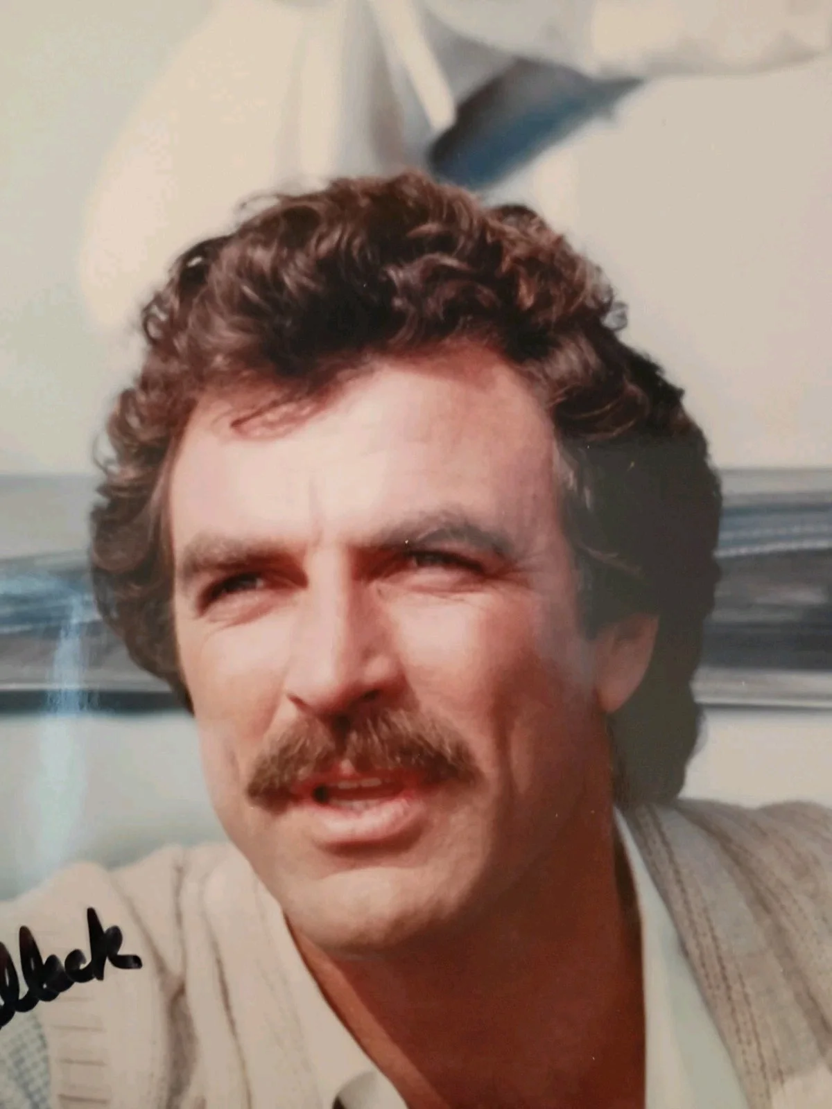 TOM SELLECK Signed Autographed 8x10 Photo as MAGNUM, P.I., изображение 2