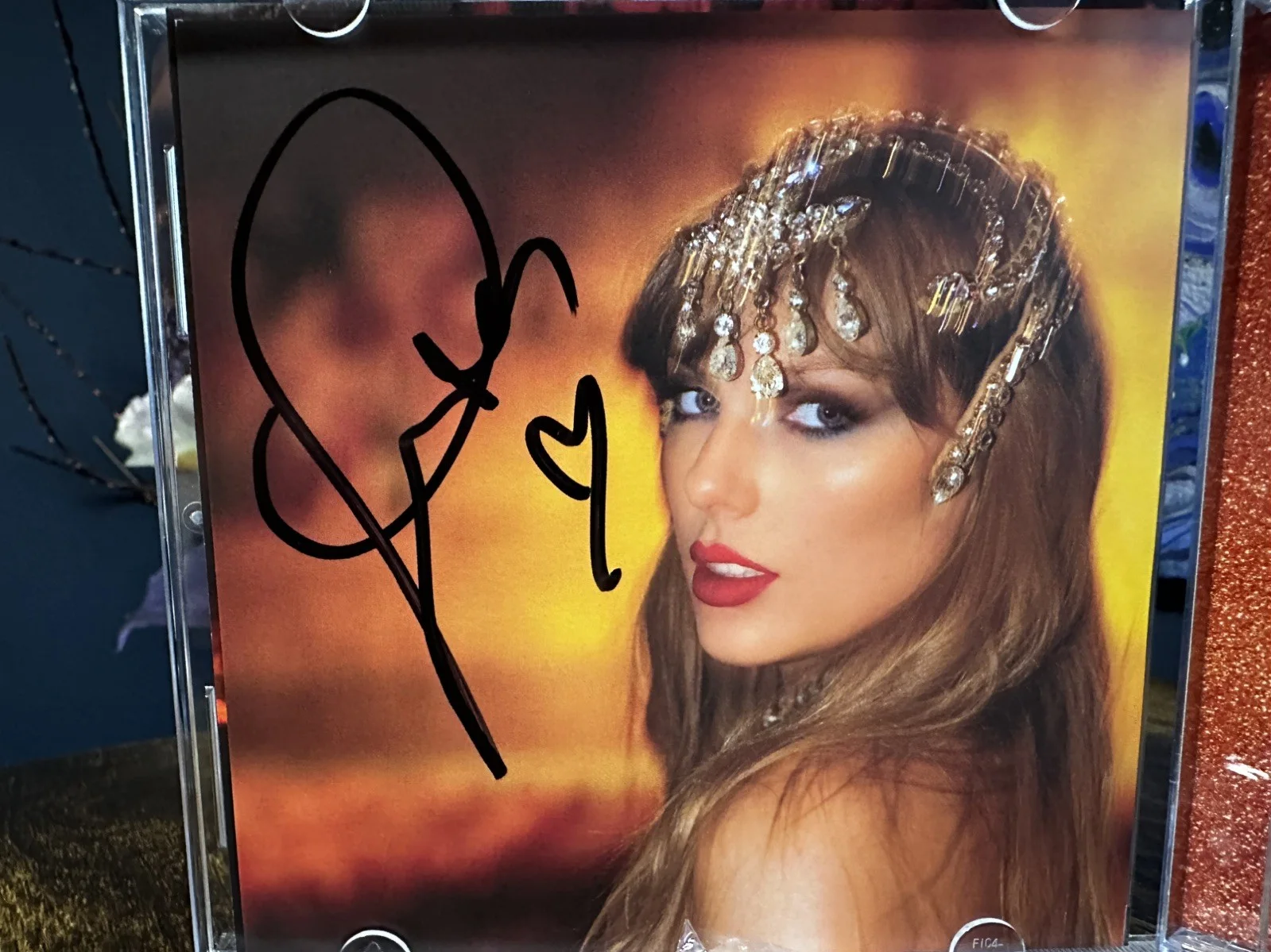 RARE Long Signature Taylor Swift The Life Of A Showgirl CD w/Hand Signed Photo 1, изображение 4