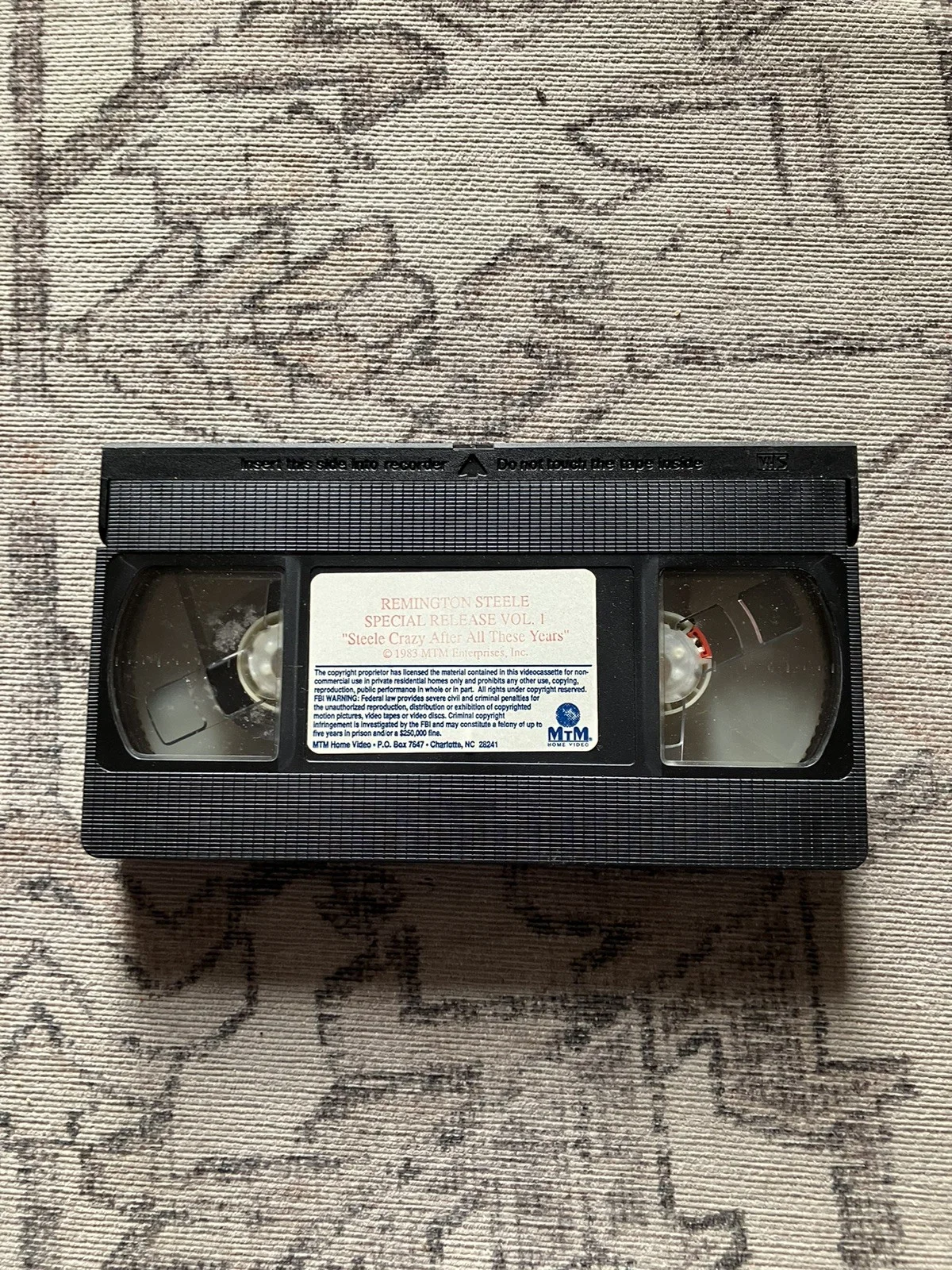 STEPHANIE ZIMBALIST SIGNED 1992 Remington Steele VHS Tape, изображение 4