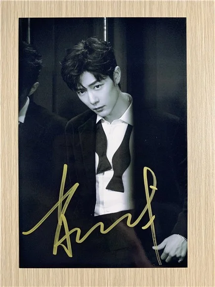 6"Sean Xiao/肖战 Hand Signed Autographed Photo Autographs Collection Original, изображение 2