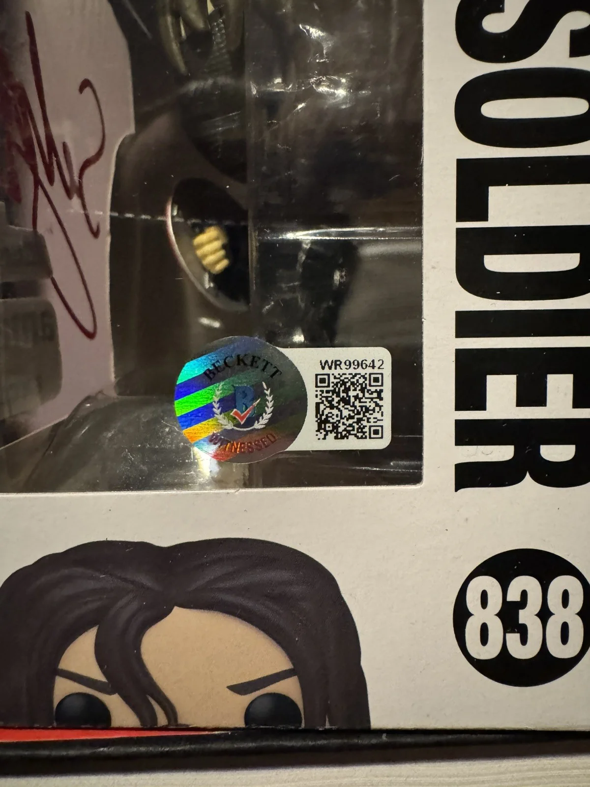 Sebastian Stan — SEBASTIAN STAN Signed Funko Pop! #838 Winter Soldier w/ Becket Authenticated COA, изображение 4