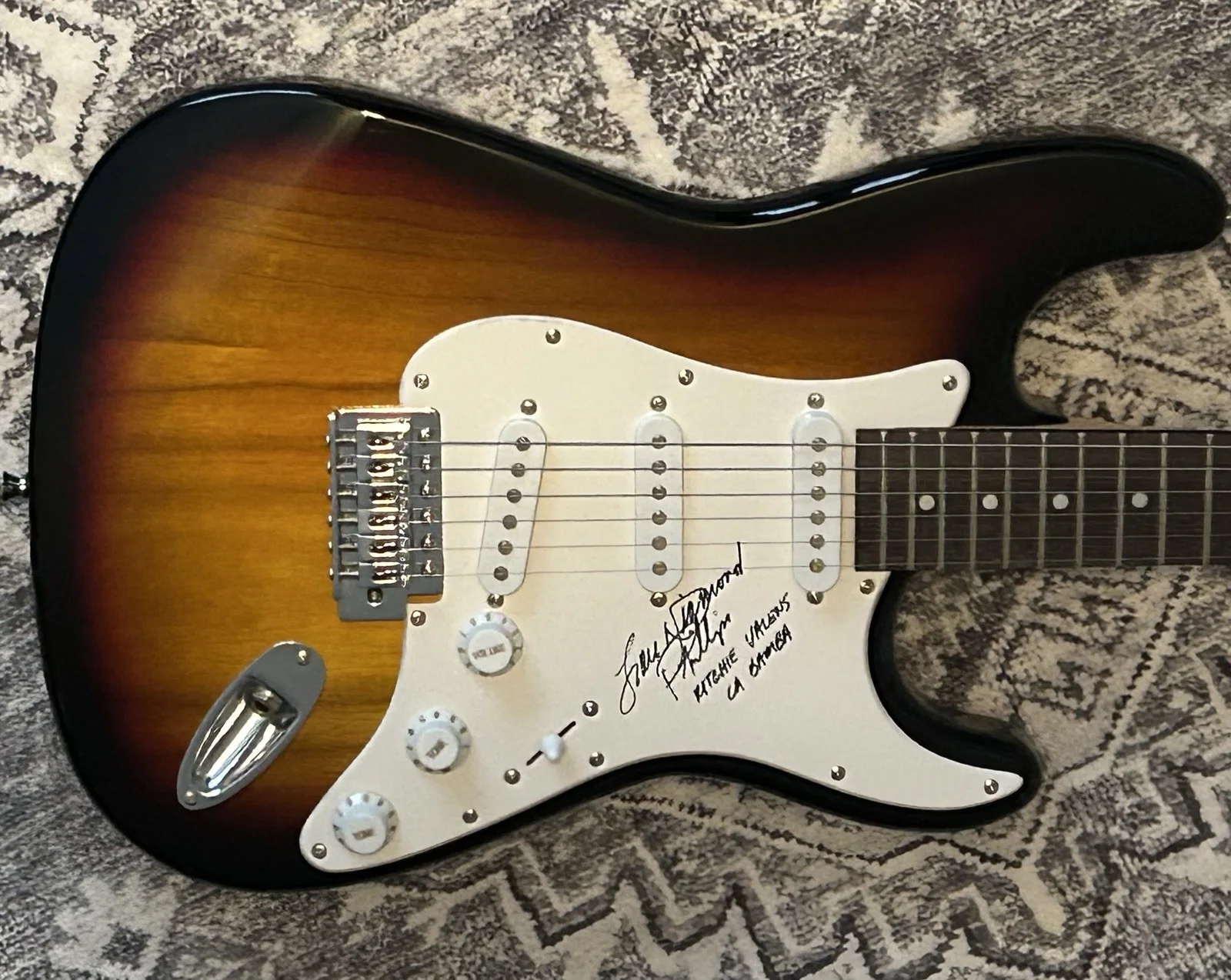 Ritchie Valens Signed La Bamba Lou Diamond Phillips Guitar Autographed, image 2