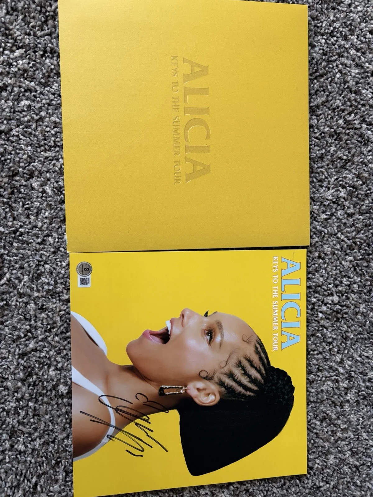 Alicia Keys Signed Picture with COA From Beckett Certified, изображение 2