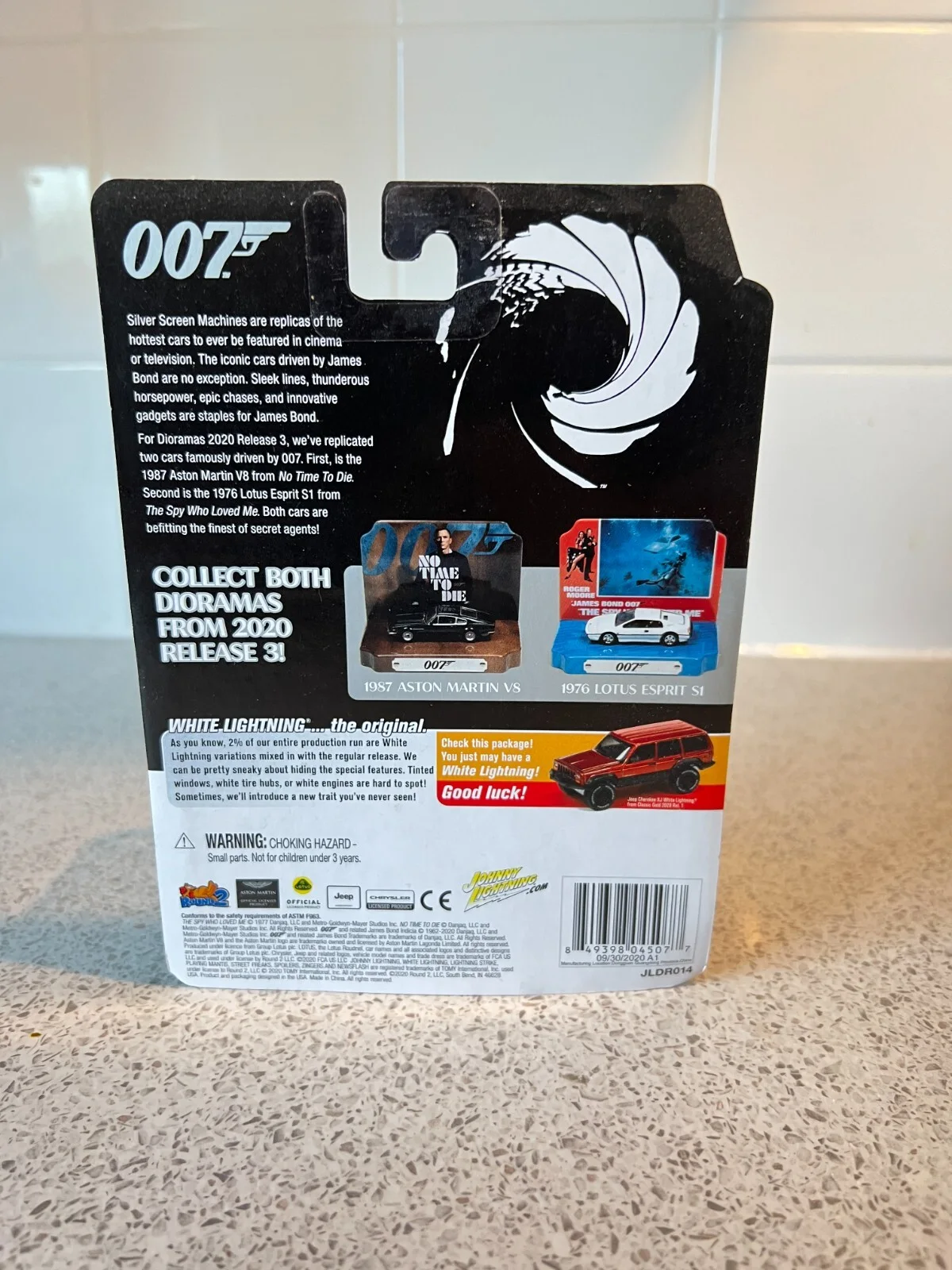 Johnny Lightning 1/64 Lotus Esprit S1 Spy Who Loved Me James Bond 007 Diorama, изображение 4