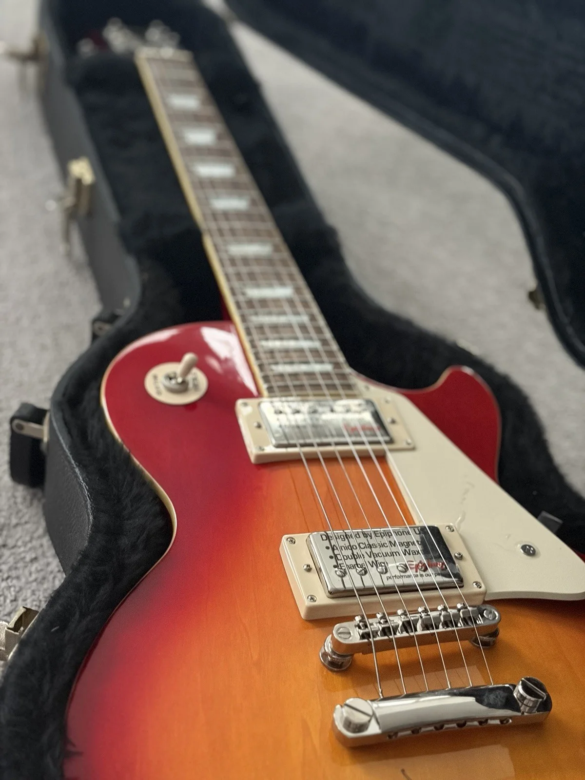 Randy Bachman (Guess Who) Signed Epiphone Les Paul Guitar. Mint Condition, image 2