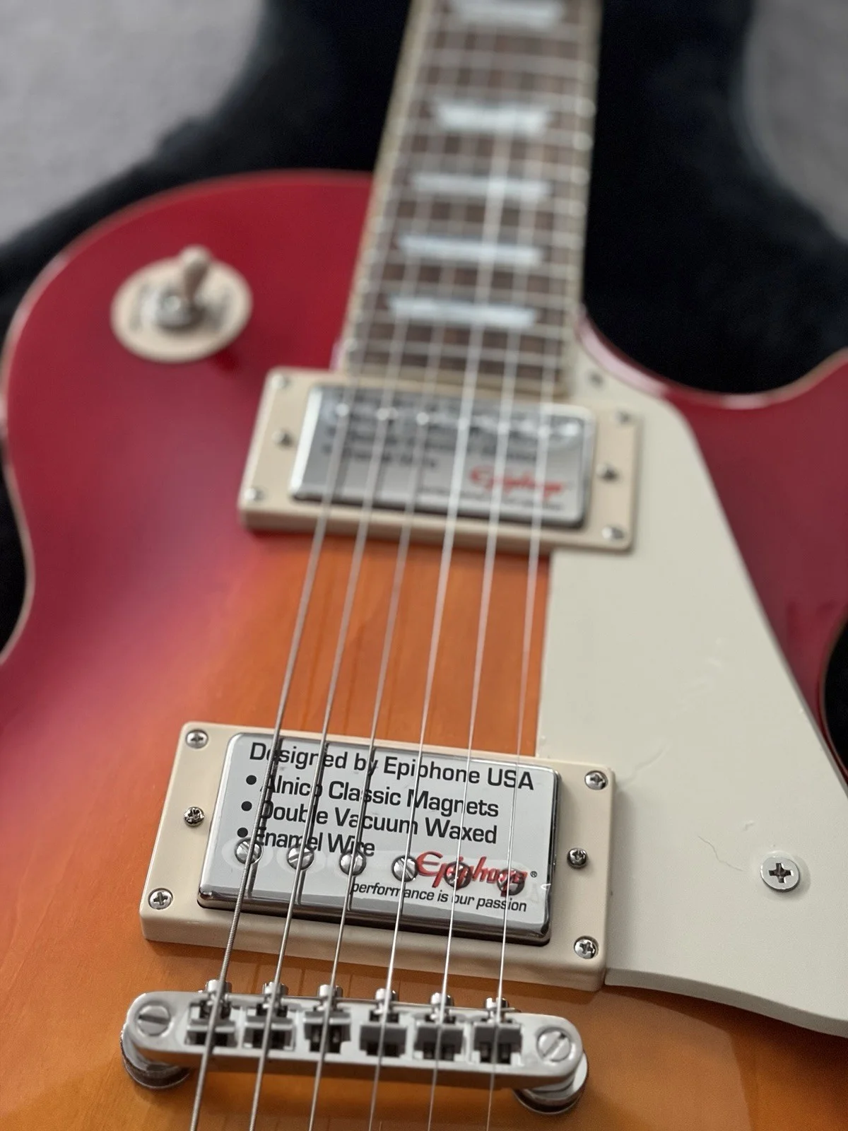 Randy Bachman (Guess Who) Signed Epiphone Les Paul Guitar. Mint Condition, image 3