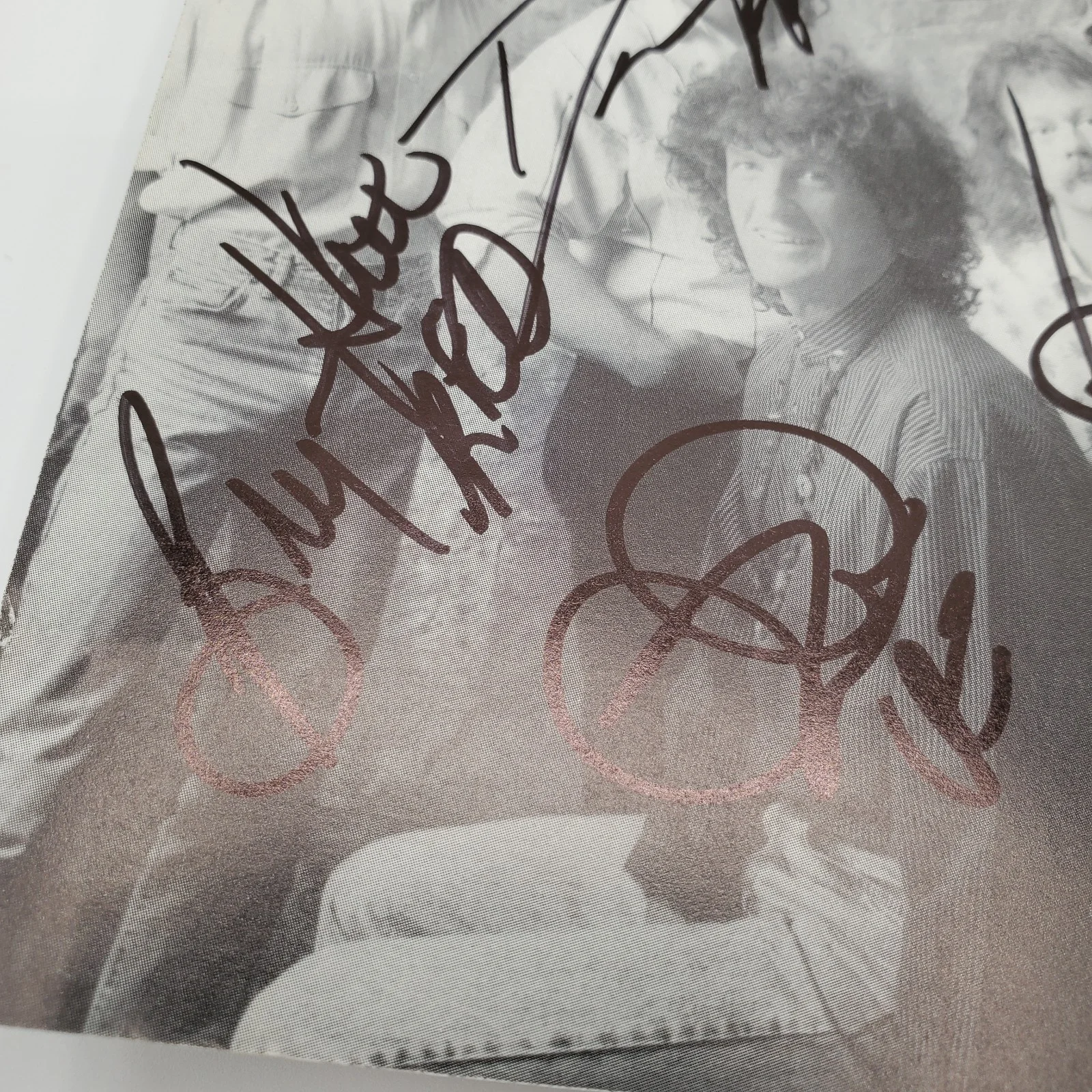 REO Speedwagon FULL BAND Signed Autograph CD Booklet The Hits Pass & Ticket Stub, изображение 5