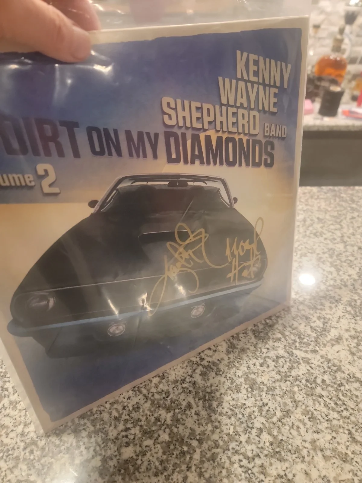 Kenny Wayne Shepherd Dirt On My DIAMONDS VOL 2 autographed By Kenny And Noah..., изображение 4