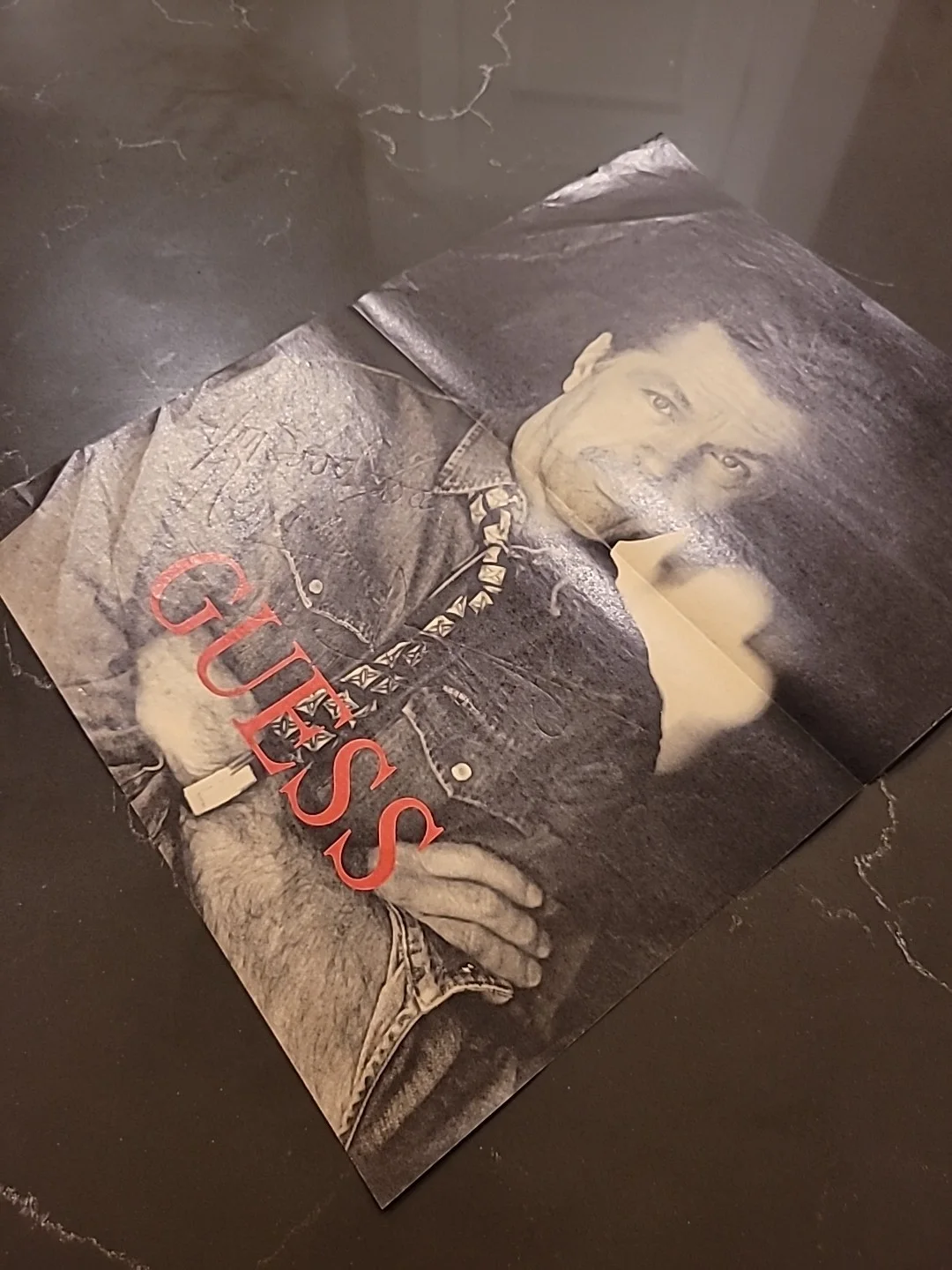 Tom Skerritt — Tom Skerritt Signed Guess Ad Page From A Mag NO Coa DARK Ink TO Rene Hard Visabl, изображение 4