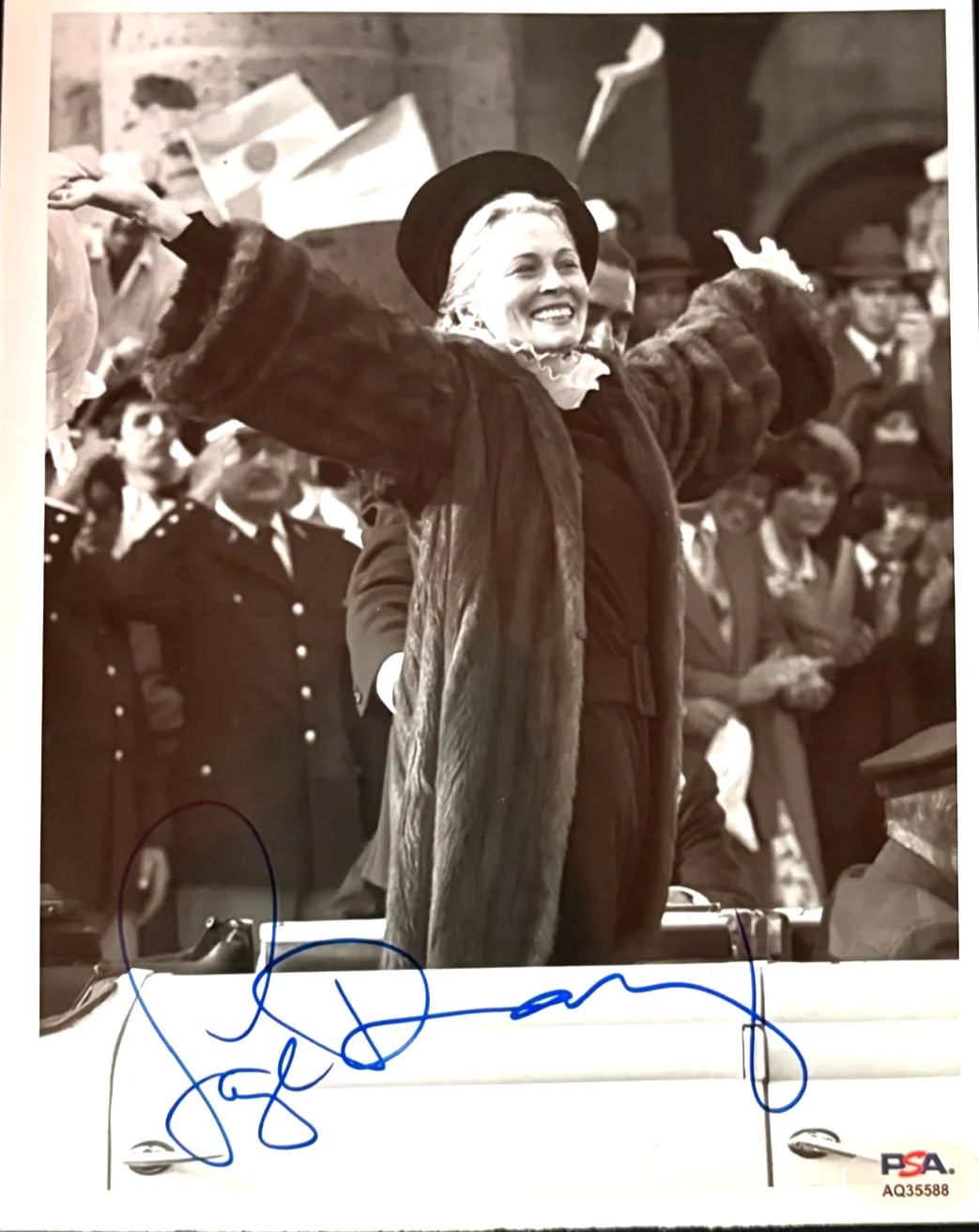 Faye Dunaway — FAYE DUNAWAY SIGNED AUTOGRAPHED 8X10 PHOTO BONNIE AND CLYDE RARE SEXY PSA COA