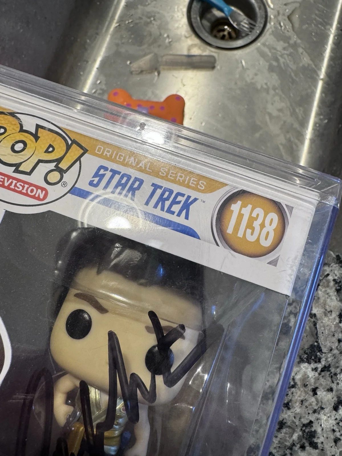 FUNKO POP! William Shatner Captain Kirk Star Trek 1138 Signed Auto Autograph COA, image 3