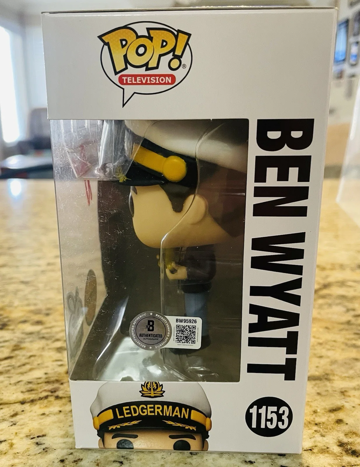 Adam Scott Signed Ben Wyatt #1153 Parks and Recreation Big Apple Chase Funko Pop, изображение 2