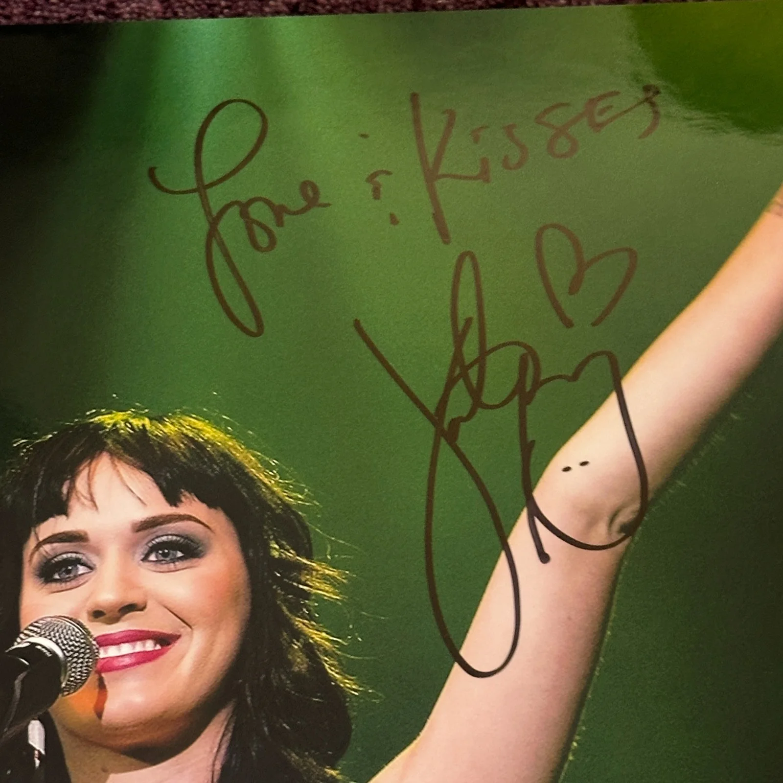 KATY PERRY Signed Concert 11x14 PHOTO Beckett (BAS) Authenticated, image 2