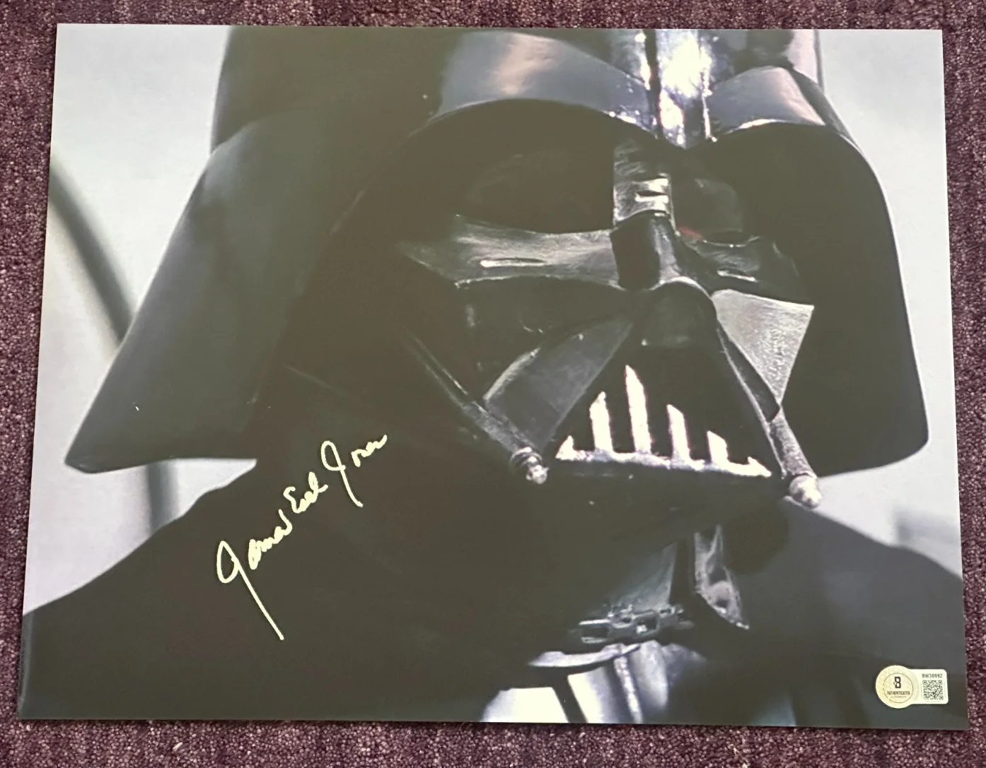 JAMES EARL JONES — JAMES EARL JONES Signed DARTH VADER 11x14 PHOTO Beckett (BAS) Authenticated