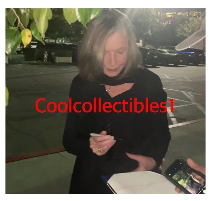 SUSAN SULLIVAN — SUSAN SULLIVAN of CASTLE IN PERSON SIGNED 8X10 COLOR PHOTO "PROOF" COA, изображение 2