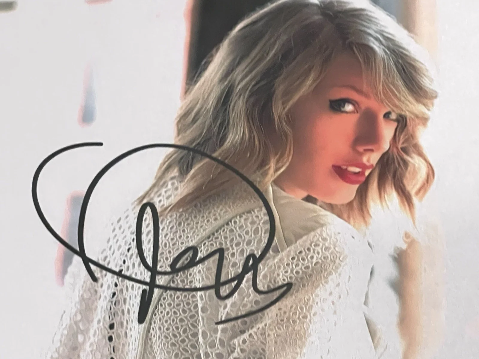 TAYLOR SWIFT Autographed signed 8 X 11.5 Framed photo Country Pop Superstar, image 4