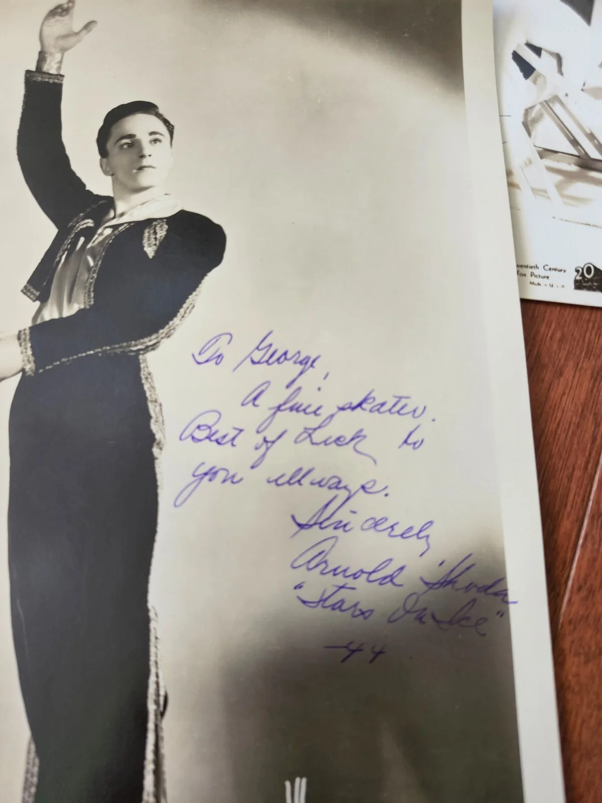 4 1944 Sonja Heine Ice Skaters Original Autographed Photographs, изображение 4