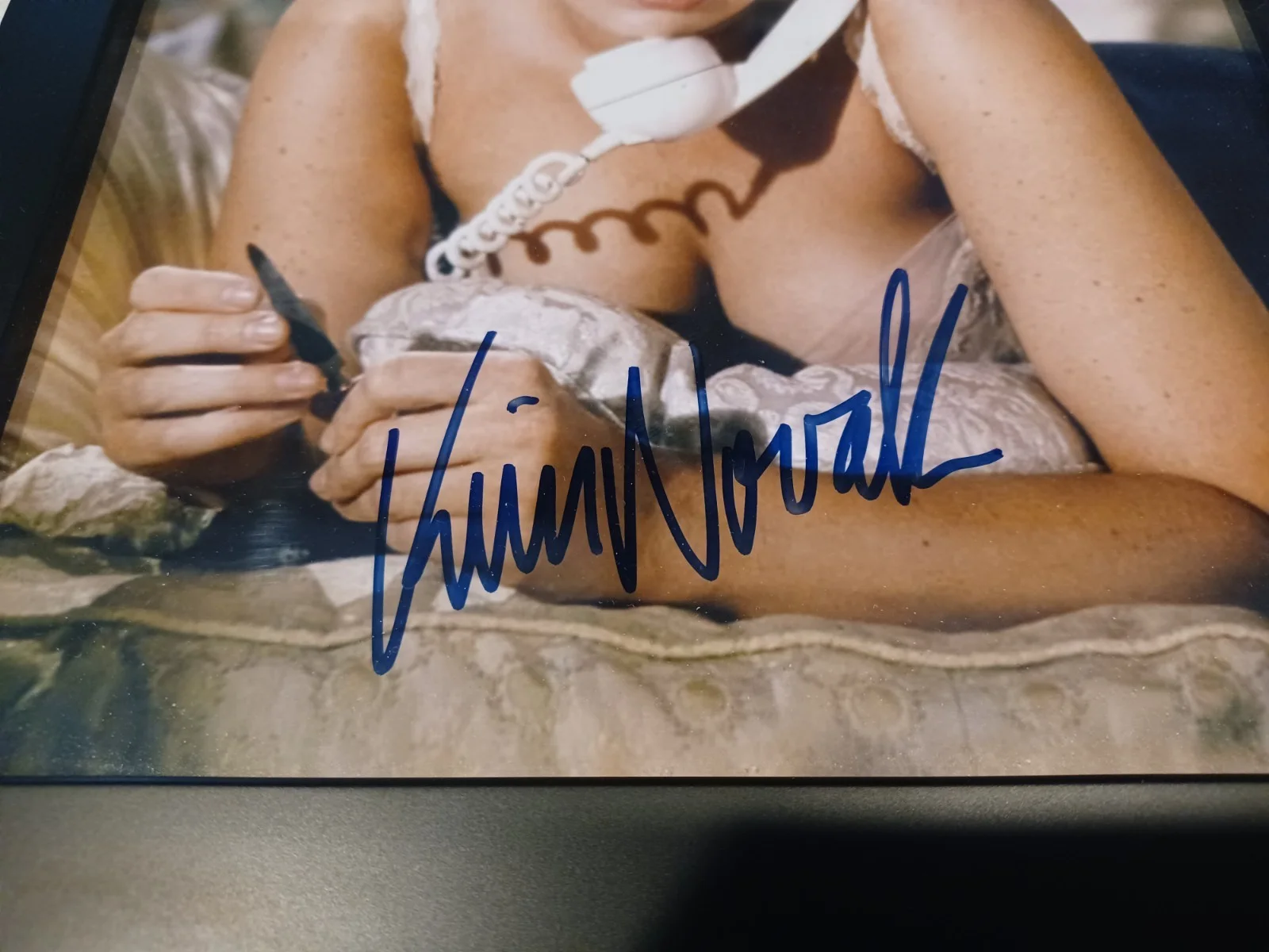 Kim Novak — Kim Novak Professionally Framed Autographed Photos w/COA, изображение 3