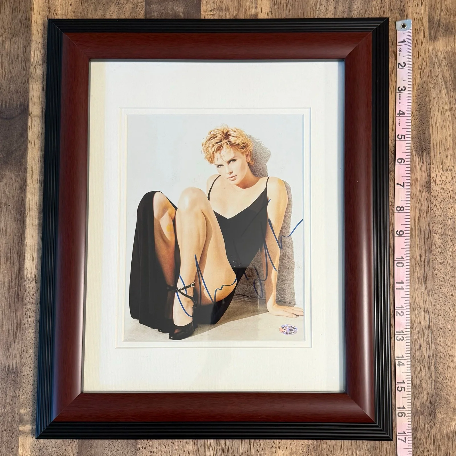 Charlize Theron — Charlize Theron Autograph Actor Sexy Monster Framed Photo 17x14 COA Greg Tucker, image 5