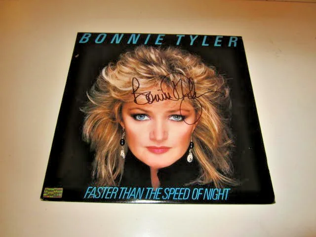 BONNIE TYLER-1983 "FASTER THAN THE SPEED OF NIGHT" SIGNED VINYL LP-AUTHENTICATED, изображение 2