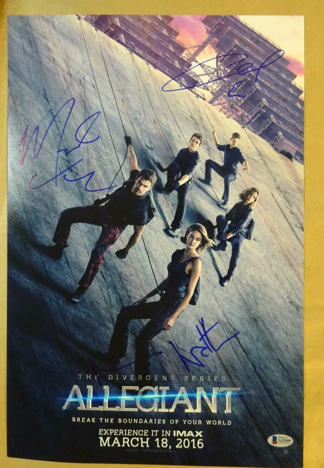 Naomi Watts, Ansel Elgort, Miles Teller — Signed ALLEGIANT Autographed By 3 12"x18" Photo Naomi Watts ++ BECKETT COA LOA, изображение 2