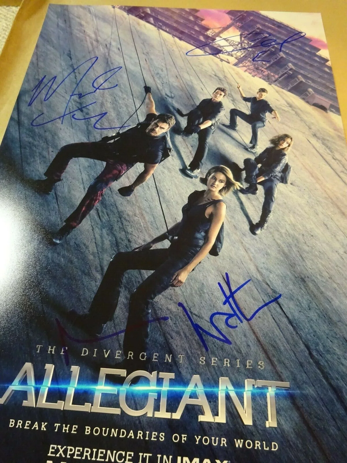 Naomi Watts, Ansel Elgort, Miles Teller — Signed ALLEGIANT Autographed By 3 12"x18" Photo Naomi Watts ++ BECKETT COA LOA, изображение 3