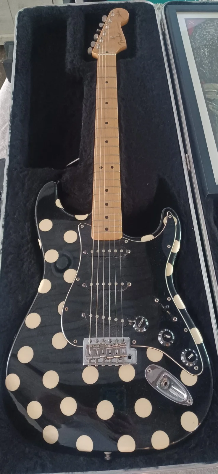 Buddy Guy — Buddy Guy Signature Model Polka Dot Fender Guitar & Autographed Posters 03 15 19, image 2