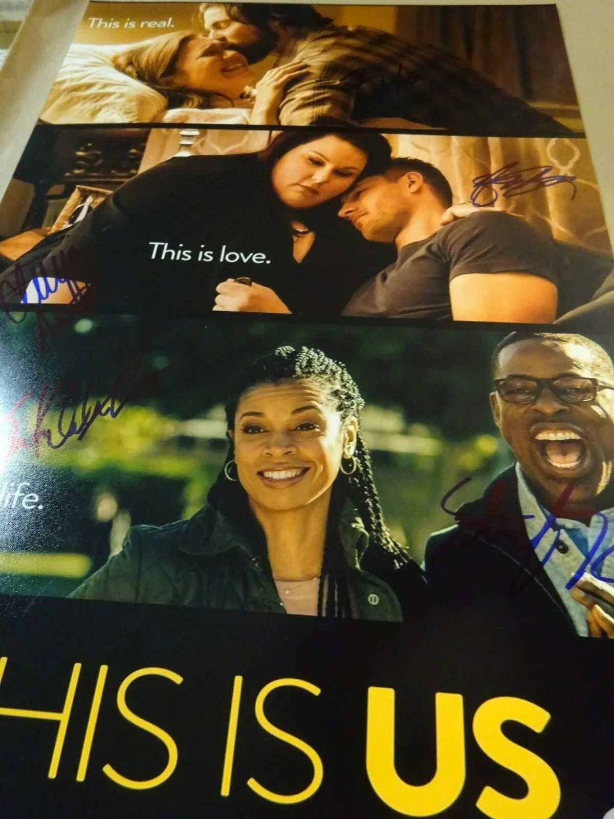 Milo Ventimiglia, Sterling K Brown, Chrissy Metz — Signed This Is Us Autographed By 5 12"x18" Photo Milo Sterling + Beckett LOA COA, image 3