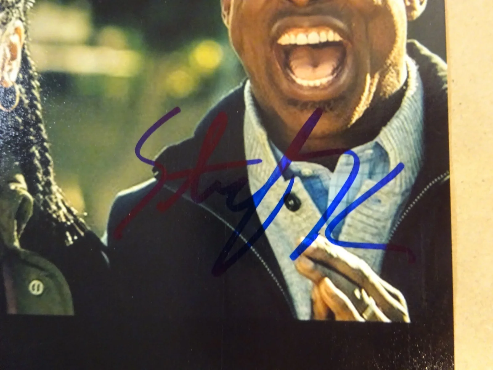 Milo Ventimiglia, Sterling K Brown, Chrissy Metz — Signed This Is Us Autographed By 5 12"x18" Photo Milo Sterling + Beckett LOA COA, image 4