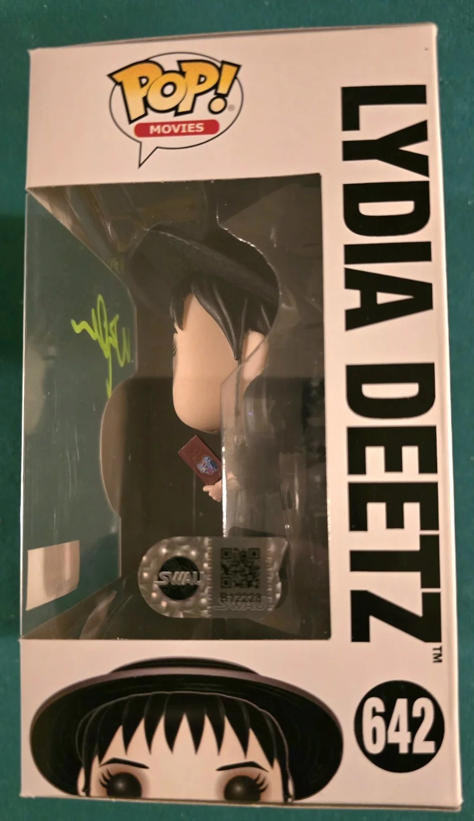 Winona Ryder — Winona Ryder Signed Funko Pop Beetlejuice SWAU Private Signing, изображение 2