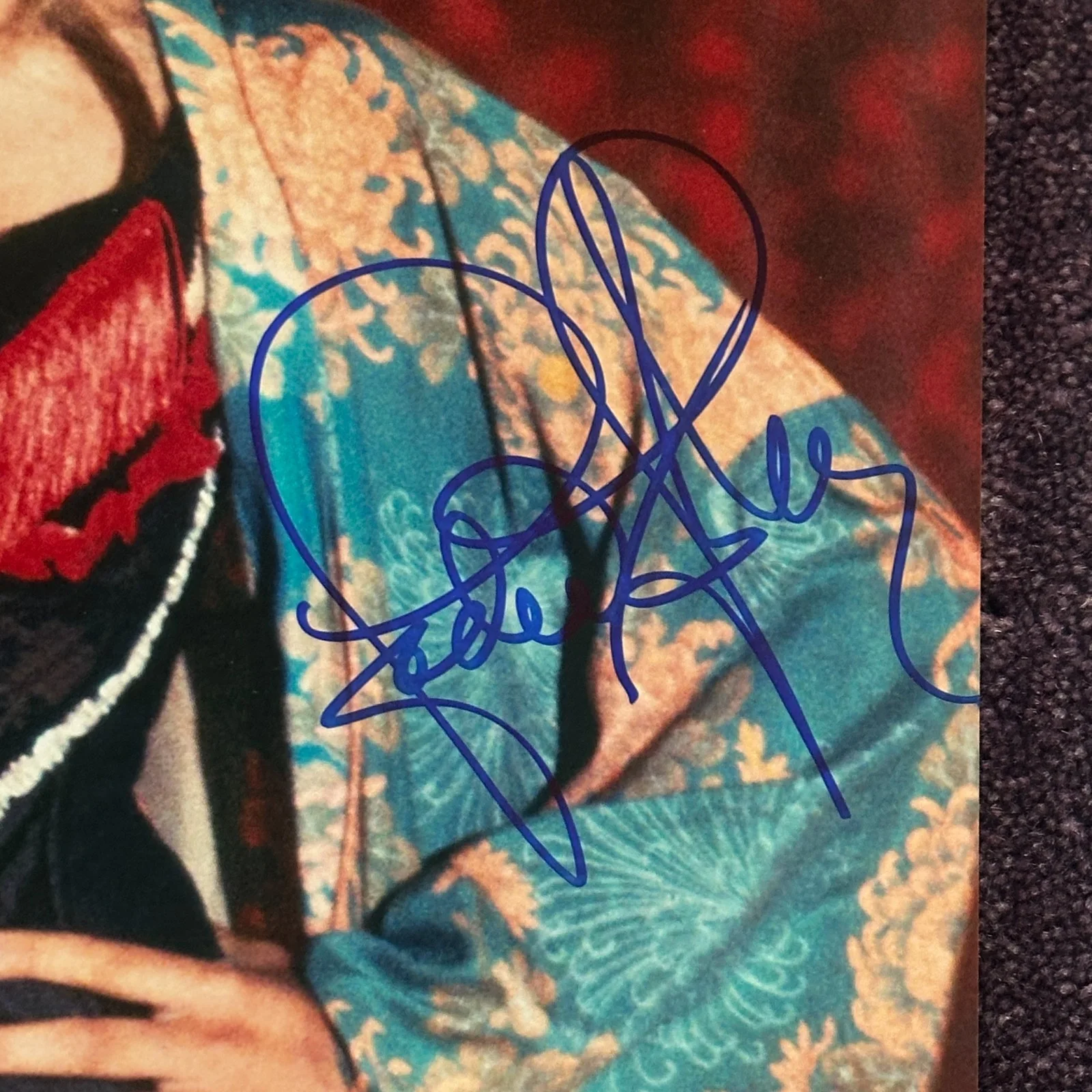 JODIE FOSTER — JODIE FOSTER Signed TAXI DRIVER 11x14 PHOTO with Beckett (BAS) LOA AUTO 10, изображение 3
