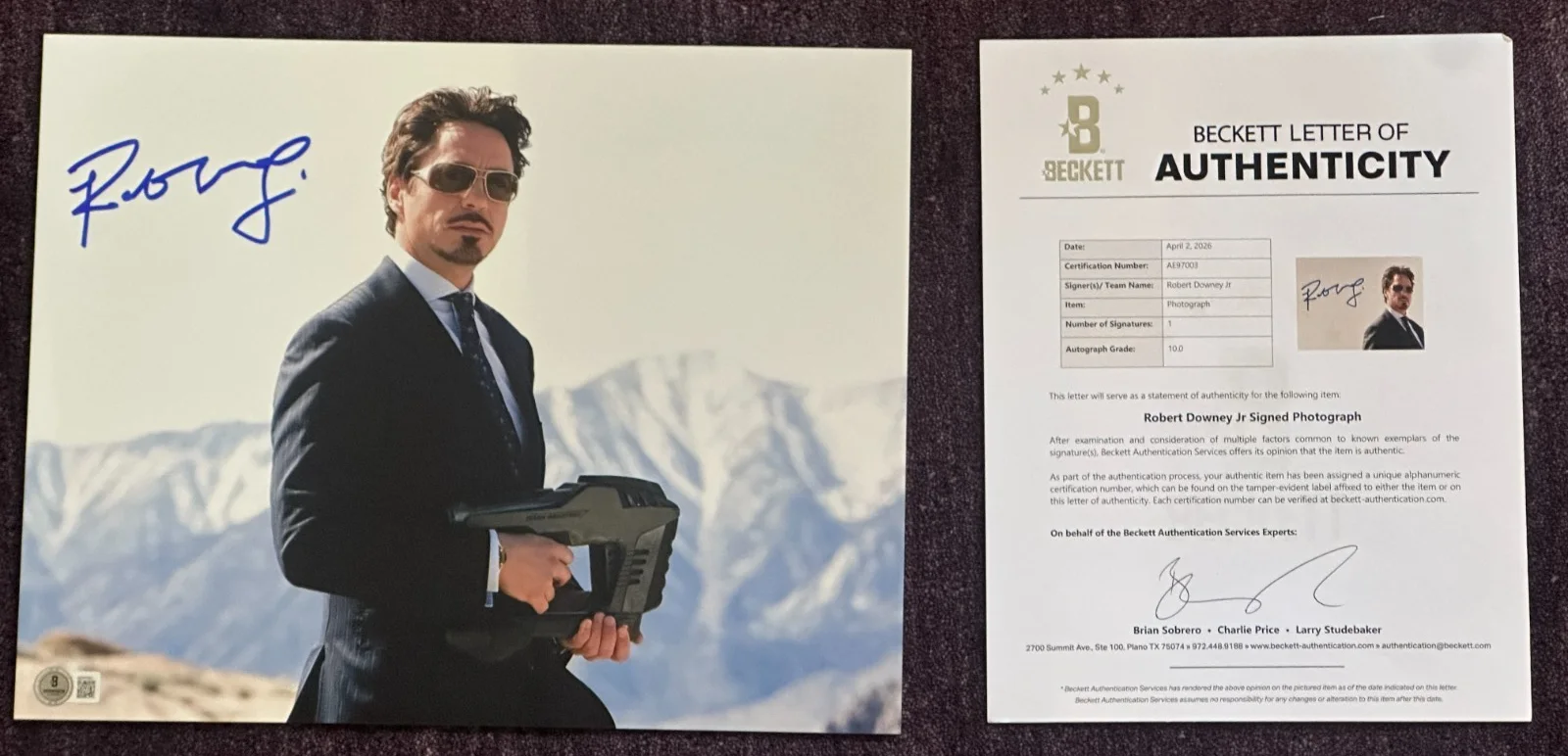 ROBERT DOWNEY, Jr — ROBERT DOWNEY, JR. Signed 11x14 PHOTO with Beckett (BAS) LOA AUTO 10